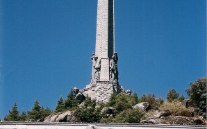 LA CRUZ DE LOS CAÍDOS